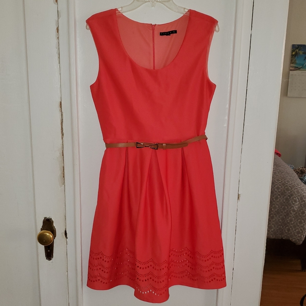 Sleeveless belted dress